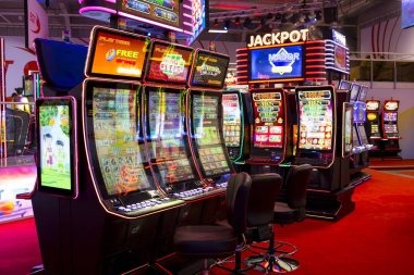 Live Sic Bo betting table and dice roll